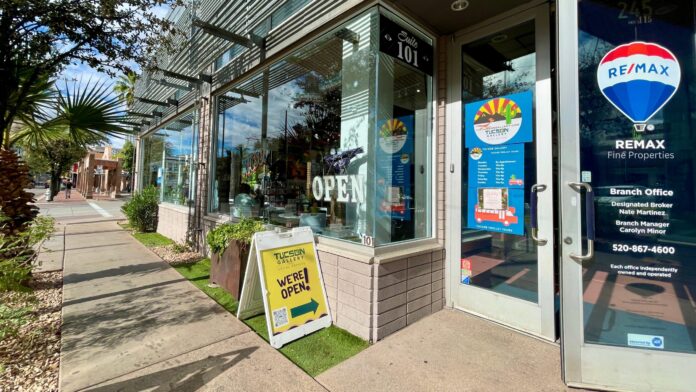 Front REMAX Fine Properties & Gallery